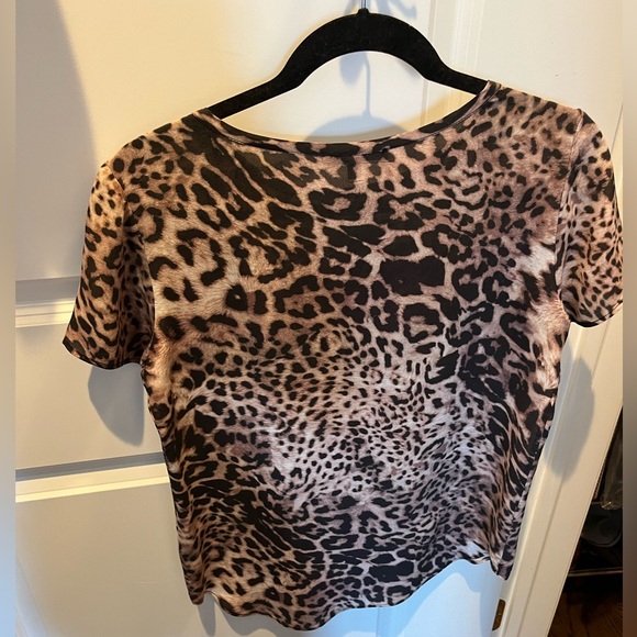 Lavender Brown Silk Short Sleeve Leopard Print Crewneck Top, XS - Picture 2 of 5